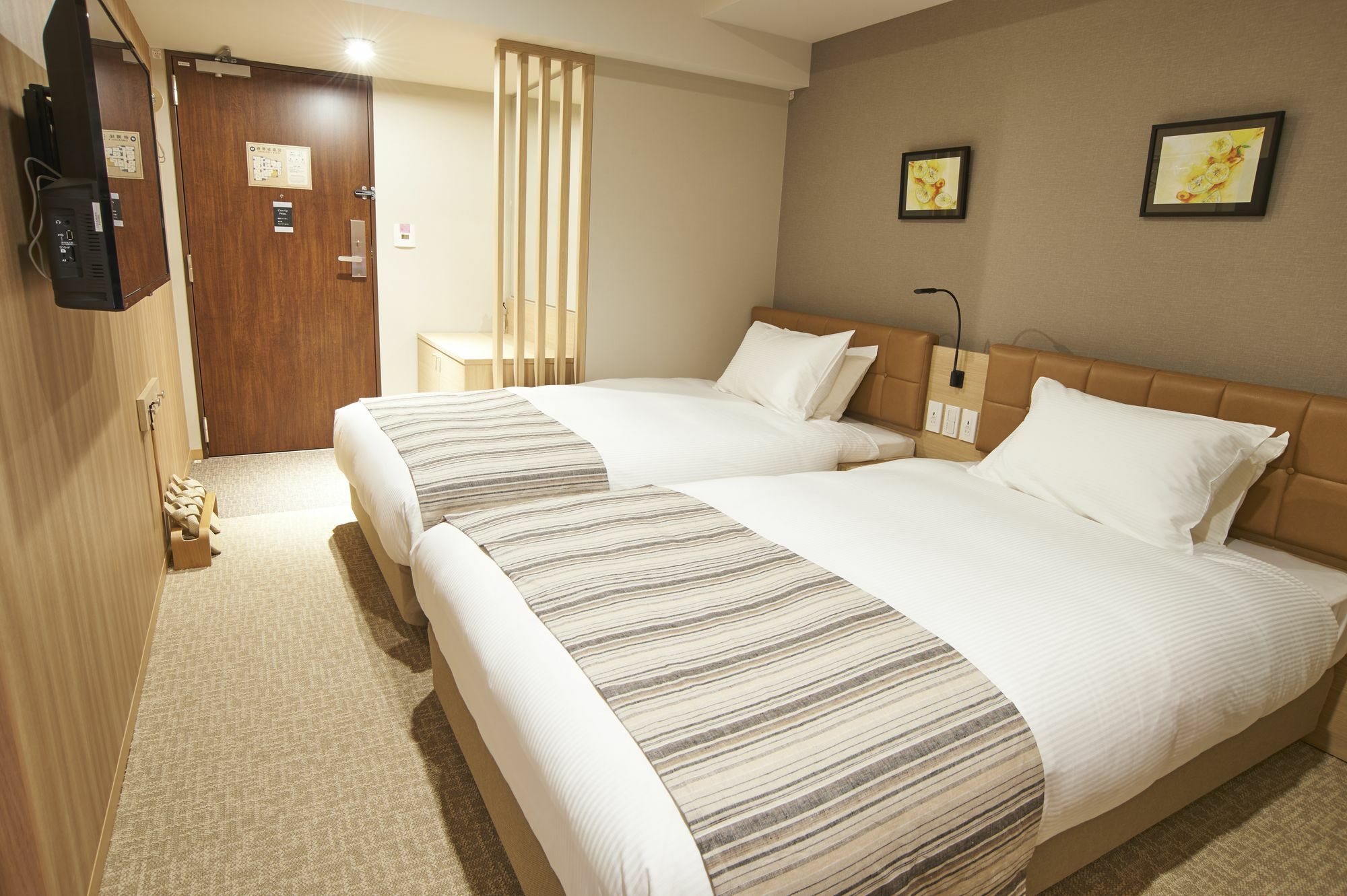Quintessahotel Tokyohaneda Comic&Books Экстерьер фото